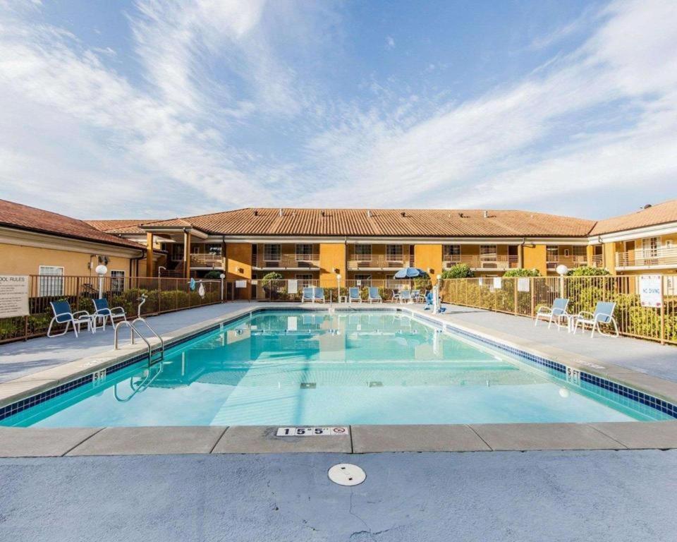 Quality Inn & Suites Bremen Zewnętrze zdjęcie